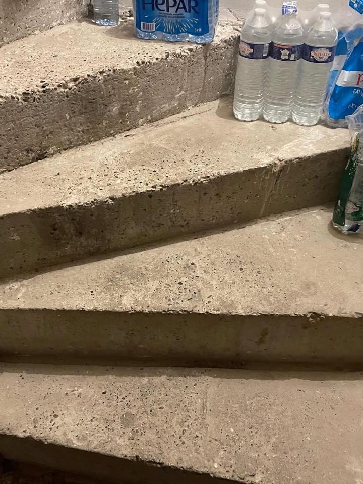 Escalier, avant et après, vue 2 sur 3